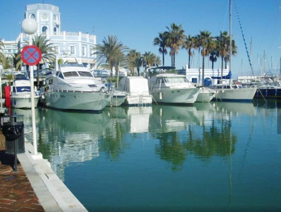 Casa Del Faro Apartman Estepona Kültér fotó